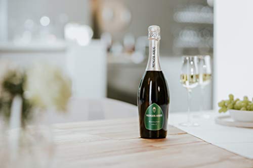 Menger-Krug Riesling Brut Sekt (3 x 0,75 l) – Bild 5