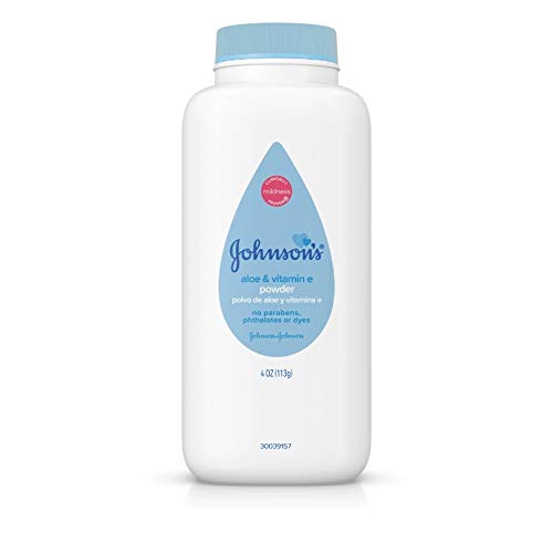 Johnson's Baby Powder with Naturally Derived Cornstarch Aloe & Vitamin E, Hypoallergenic, 4 oz