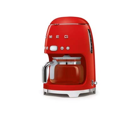 Smeg Cafetera de goteo estética de estilo retro de los años 50 con jarra de vidrio para 10 tazas, función de inicio automático, plato para mantener caliente y dos configuraciones de intensidad del café (rojo)