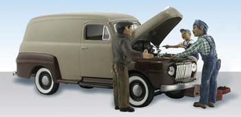 Carburetor Chaos Delivery Van w/Figures N Scale Woodland