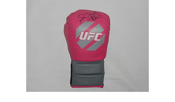 pink ufc gloves