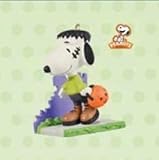 1 X Hallmark Halloween QFO5217 A Monstrous Disguise The Peanuts Gang Ornament