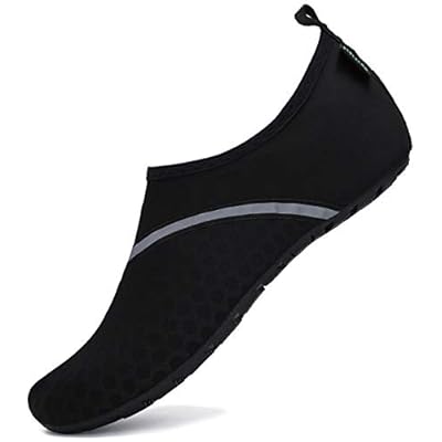 Schnorchelmasken 31AG0zOG9VL. SS400 Obermaterial: 92% Polyester + 8% Spandex. Deshalb trocknen die Schuhe sher schnell. Atmungsaktiv, dünn, wie eine Haut.
Innenmaterial: Mesh + Polyester + Elasthan. Deshalb trocknen die Schuhe sher schnell. Atmungsaktiv, dünn, wie eine Haut.
Sohle: Gummi. Erstklassig Rutschfeste Gummisohle, können Ihre Füße vor Verletzungen durch scharfe Gegenstände schützen und sicherer, wenn Sie die Wassersportarten genießen.