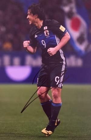 Amazon 日本代表 岡崎慎司 レスター シティfc １２ｘ８ 直筆サイン入りフォト アイドル 芸能人グッズ 通販