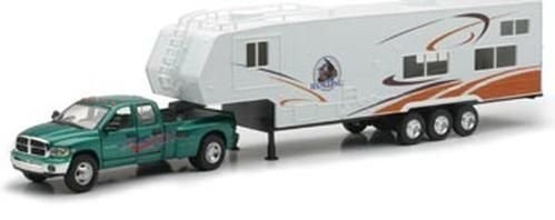 Amazon.com: Die-Cast Pick Up Truck with 5th Wheel Camper, 1:32 by 5th