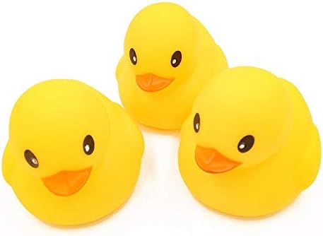 Amazon Co Jp おもちゃ 1 Pc 11cmかわいい赤ちゃんの水浴おもちゃのゴム製レーススクリーキーの話す大きな黄色いアヒル子供子供のためのおもちゃのおもちゃのおもちゃの誕生日プレゼント ホーム キッチン