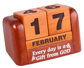 Wood block Desk Calendar - Perpetual Daily Every Day Is A Gift From God