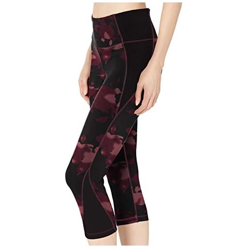 Amazon Essentials Women's Performance Mid-Rise Capri Active Legging - Image 3