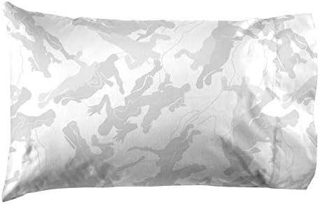 Fortnite-themed 5-piece bedding set with comforter and accessories.