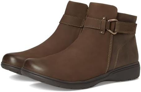 Amazon.com | Clarks Men's Wallabee (Ink Hairy Suede