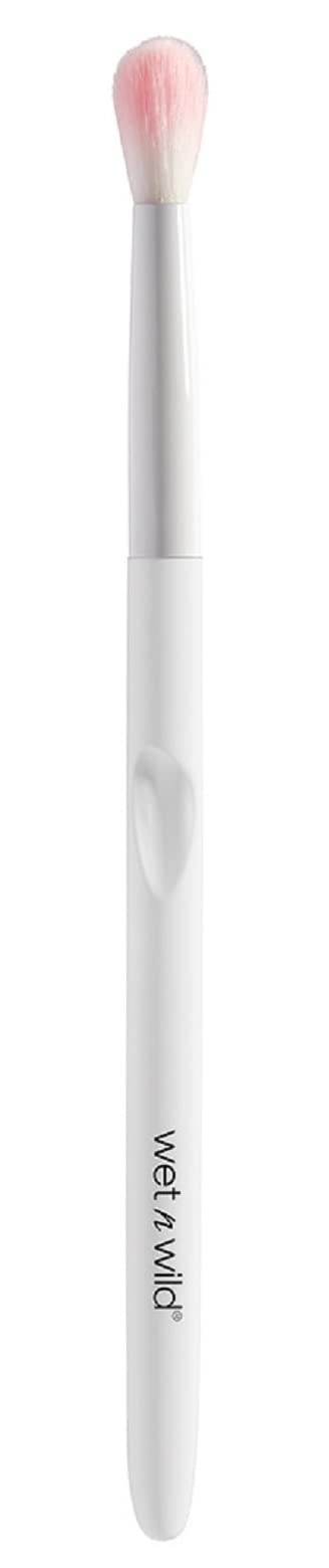 Wet n Wild, Makeup Brush, Crease Brush, Long-tipped, Tapered Brush that Flawlessly Picks Up Shadows to Apply to the Crease of the Eye, Easy-to-use Makeup Brushes