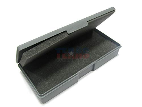Chessex Figure Storage Boxes: Role Playing Games (RPGs) - Small Figure Carrying Cases - 25mm Humanoids - 14 Figure Capacity