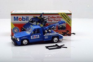 Mobil 1995 1:24 Collectible Toy Tow Truck 3rd In Series