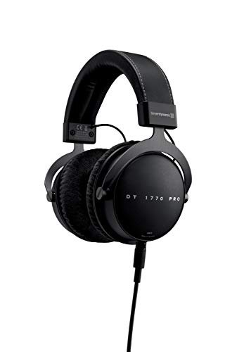 beyerdynamic DT 1770 PRO Over-Ear-Studiokopfhörer in schwarz. Geschlossene Bauweise, steckbares Kabel 17.78 x 21.59 x 10.16 cm