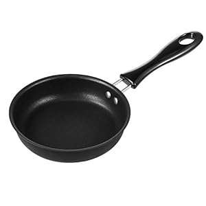 BESTONZON 1 stuk mini platte pan praktische mini noviteit ei omelet pannenkoeken anti-aanbakpan Omelet Artefact (12 cm)