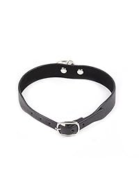 Gargantilla ajustable de piel negra.