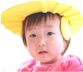 Liza Enterprise Baby Shower Cap New Soft Bathing Baby Wash Hair Eye Ear Protector Hat for New Born Infants Babies Boys Girls (Multicolor)