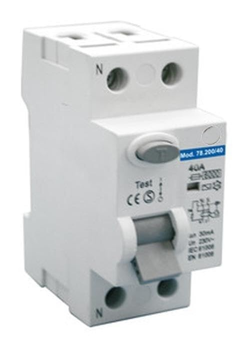 Interruttore differenziale 1P+N 40A, 0,030A, 6kA. Protegge gli impianti elettrici da sovraccarichi e guasti a terra, garantendo sicurezza e affidabilità a casa.
