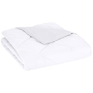 AmazonBasics Reversible Microfiber Comforter – Queen (86″x92″) – White