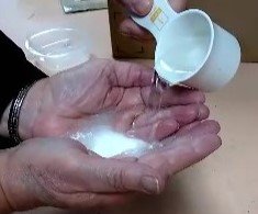 Santa's Instant Magic Snow. 6 Tubes - each tube making over One cup of Jumbite Santa's Instant Magic Snow - Thumbnail 2