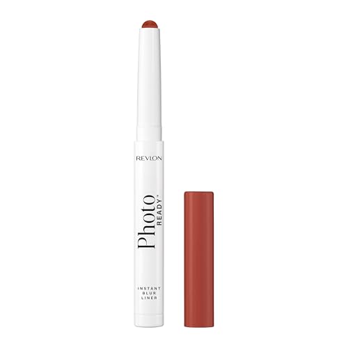 Revlon PhotoReady Instant Blur Liner, Blurring Lip Liner for Fuller, Smoother Lips with Soft‑Focus Matte Finish, Filters