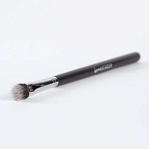 pro Detailer Makeup Brush for Precision Contouring the Nose, Lips and Eyes; Works with Creams, Powders and Minerals; Professional Quality