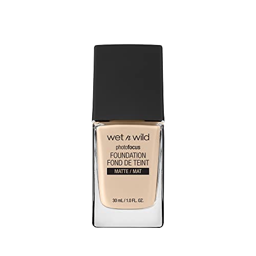 Wet n Wild - Photo Focus Foundation - Fondotinta Avorio Nude - Copertura Intensa, Per una Pelle Impeccabile in Foto - Riduce Linee Sottili, Macchie e Rughe - Vegan - Nude Ivory