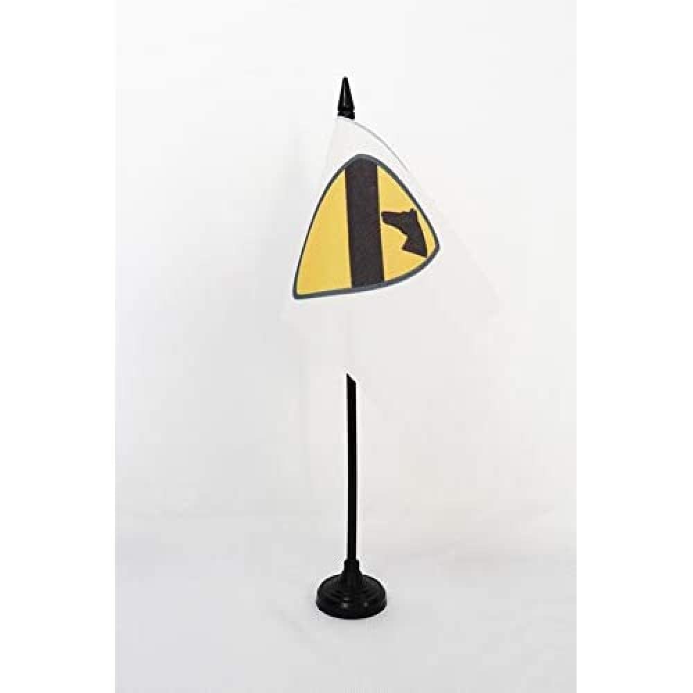 AZ FLAG - 1st Cavalry Division of United States Table Flag 4'' x 6'' - First Team US Office Mini Banner 100% Polyester 15 x 10 cm - Mini Desk Flag with 10'' Pole and Black Plastic Base