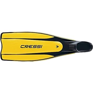 Cressi Flossen Pro Star, Gelb, 37/38, BG181037 2 Schnorchelmasken Finsswimming Flosse
Apnoe Flosse
Das Flossenblatt besteht nicht aus Copolymeren, sondern aus Polypropylen, das sich durch äußerste Leichtigkeit und Flexibilität auszeichnet.