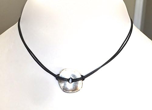 Leather Choker/Leather Necklace/Black Leather/Washer disk/Women's Choker/Silver disk choker/Charm/Circle/Genuine leather/real leather/Jewelry/Handmade/Boho Choker/Silver pendant/Pewter/Hammered