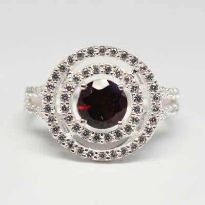 925 Sterling Silver Garnet CZ Gemstone Ring Size 6 US 3.20 gms