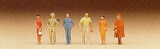 Preiser 79022 Pedestrians (6)