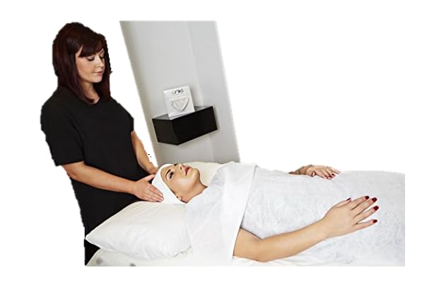 Enki Luxury Disposable Body/Bath Towel (White) 56gsm, 80cm x 140cm (1 x Pack Of 15 Towels)