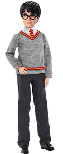 Mattel Harry Potter - Sammlerpuppe (ca. 26 cm) mit Hogwarts-Uniform, Gryffindor-Robe und Zauberstab, Spielzeug ab 6 Jahren FYM50 – Bild 3