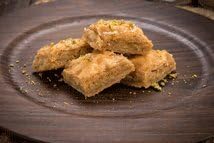 VEGAN WALNUT BAKLAWA TRAY (HALF)