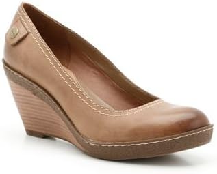 clarks tan shoes womens