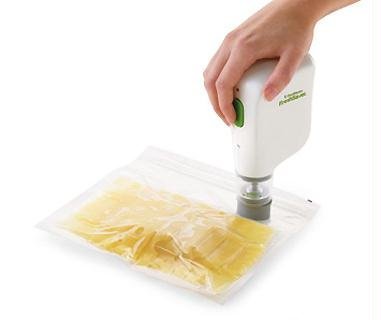 FoodSaver FSFRSH0051 FreshSaver Handheld Vacuum Sealing System, White by FoodSaver