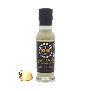 White fatality Chilisaus / Heetheidsniveau: 7 van de 10 / Kokosnoot met witte fatalii / Small Batch Chilisaus