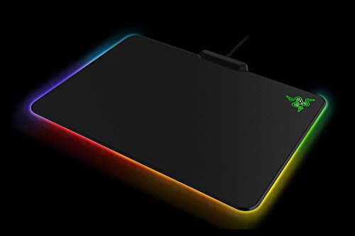 Razer Firefly Soft - Weiches Gaming Maus-Pad (feste Struktur RGB Chroma Beleuchtung, Mauspad für professionelle Gamer, rutschfeste Gummibasis) Schwarz