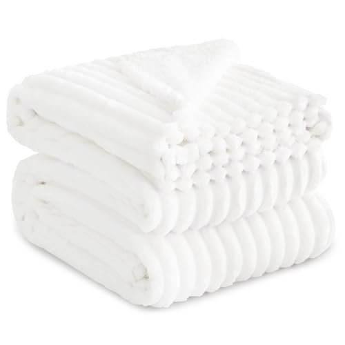 RUIKASI Kuscheldecke Flauschig Decke Weiß - 230x270cm Riesig Fleecedecke Sofadecke Couchdecke für Wohnzimmer Deko Blanket, Weiche Wolldecke Warme Kord
