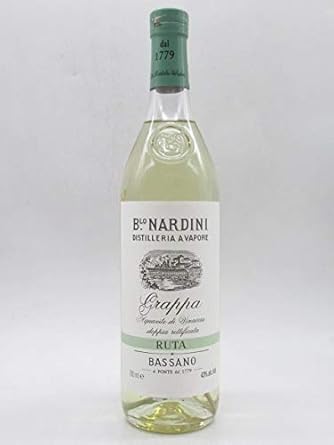Amazon Co Jp ナルディーニ アクアヴィーテ ルータ 薬草入り グラッパ 43度 700ml 並行輸入品 食品 飲料 お酒