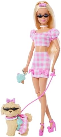Poupée Twinning avec chien, en tenues roses vichy assorties