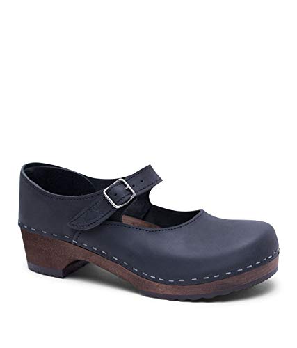 closed back clogs