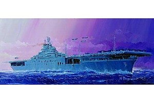 Trumpeter 05728 1/700 U.S.S. Essex CV-9 Aircraft Carrier