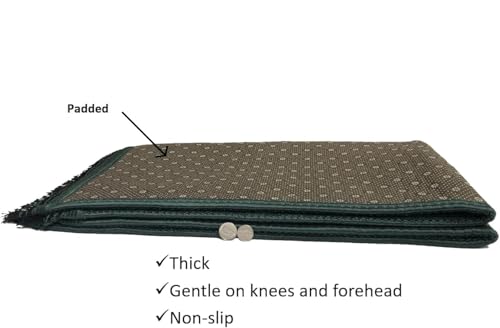 Prayer Mat Embossed Anti-Slip Velvet Top Prayer Rug for Umrah Hajj Ramadan 70 x 110 cm, Best Gift For Ramadan (Random Colors)