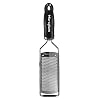 Microplane Keukenrasp fijn voor harde kaas, citrusvruchten, knoflook, chili, kaneel en nootmuskaat uit de Gourmet Serie…