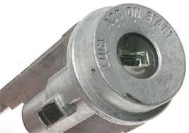 Well Auto Ignition Lock Cylinder -Tumbler with Key for 00-06 Tundra