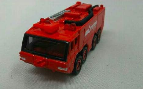 Amazon トミカ モリタ 空港用化学消防車 Maf 125a 新車シール付 ミニカー ダイキャストカー ホビー