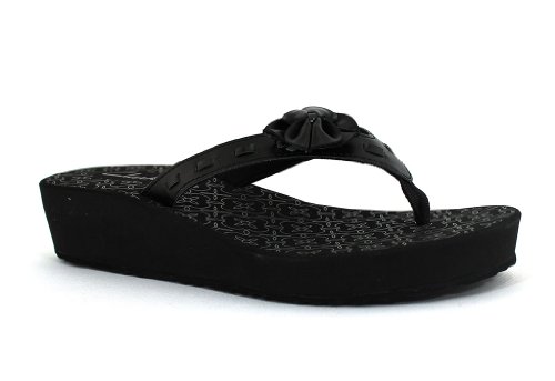 clarks skiff flip flops
