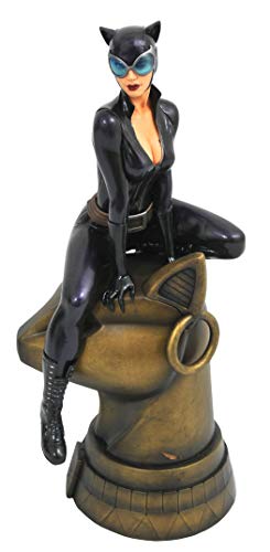 DIAMOND SELECT TOYS DC Gallery: Catwoman PVC Diorama Figure, 9"